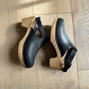 Sven halter top clogs in black leather - Size 6